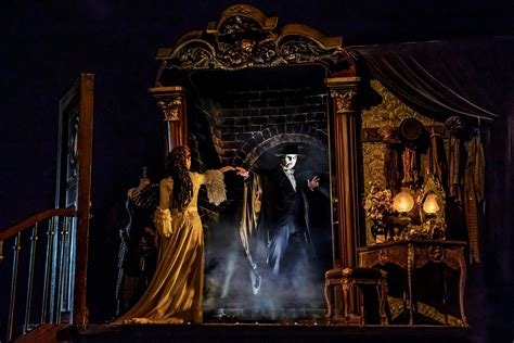  The Phantom of the Opera House: Eine Symphonie des Grauens und der Verzweiflung